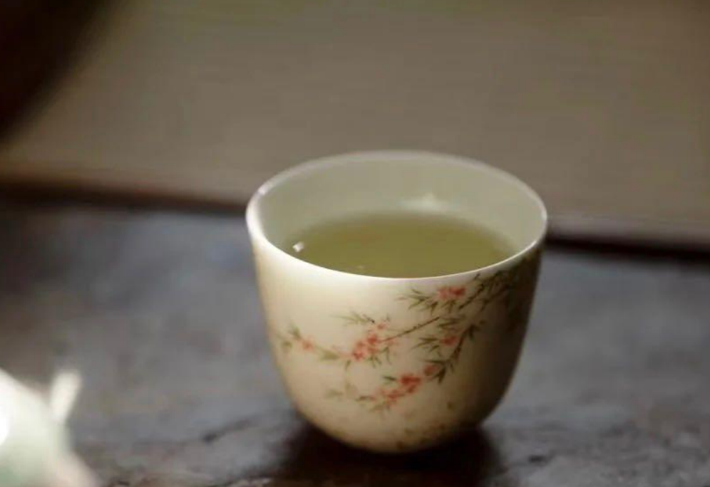 Tomorrow’s white dew, eat more three treasures, drink the right three tea, prevent three diseases, autumn and winter health and less illness